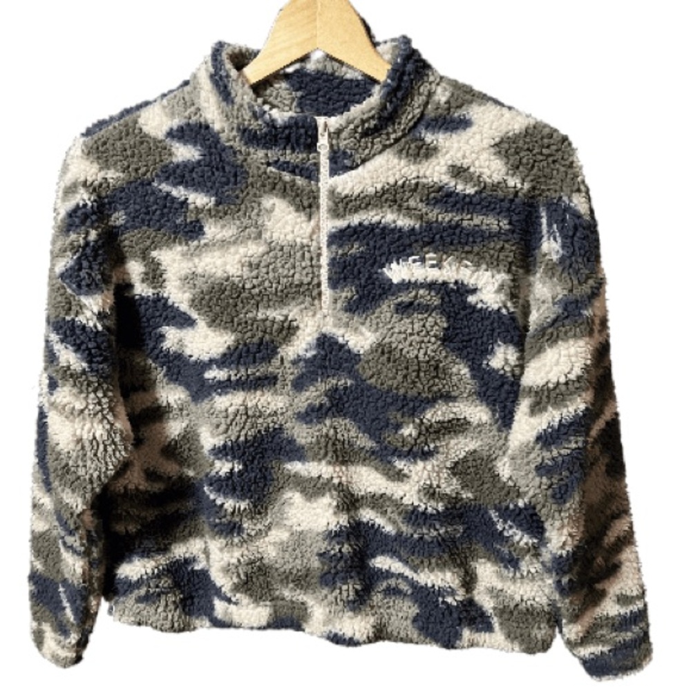 Grayson Threads Sherpa camouflage weekend cropped sweatshirt Size medium